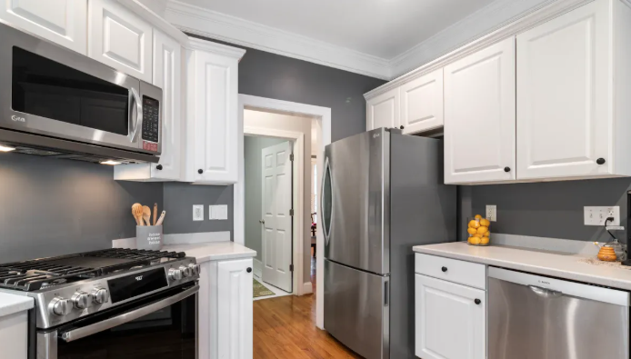 How Many Amps Does A Refrigerator Use?