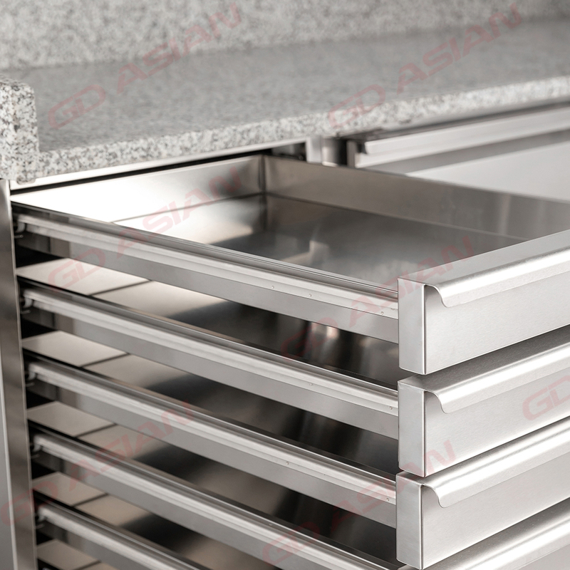 European Type Ventilated Pizza Counter with VRX on the top